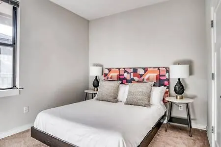Apartment Two Cozysuites Spacious Music Row Condos W Parking Nashville United States